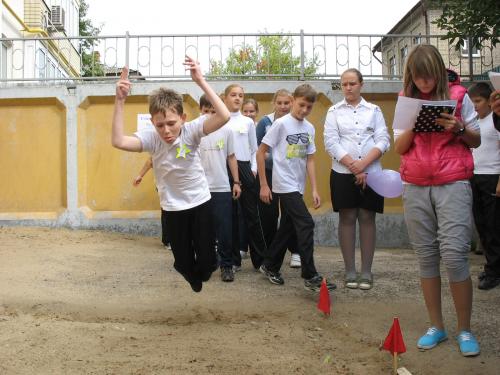 21 сентября 2011 г. в гимназии состоялся спортивный праздник «О спорт, ты мир!», посвященный Дню мира и открытию школьной спартакиады «Президентские состязания»